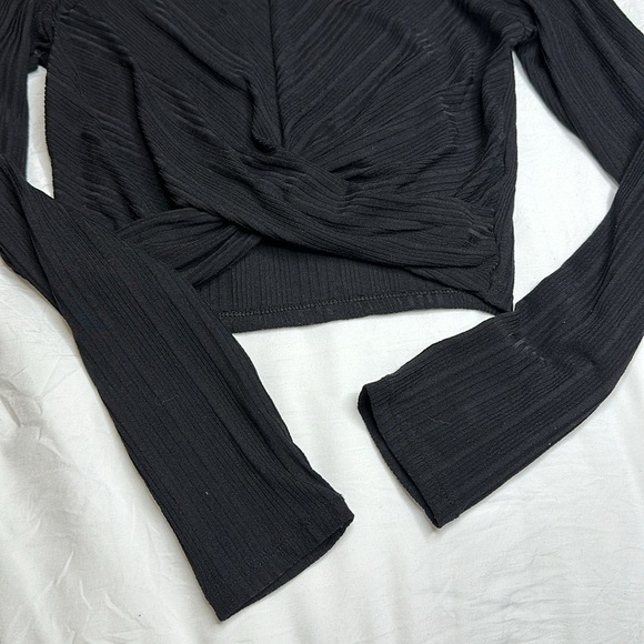 Black Long Sleeve Twist Front Top - Picture 4 of 5